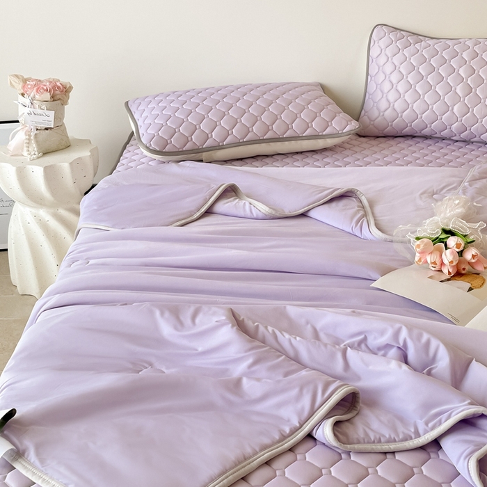 91家纺网 家纺一手货源 找家纺 2025新款加厚乳胶床笠款经典纯色夏被套件 方格-浅紫