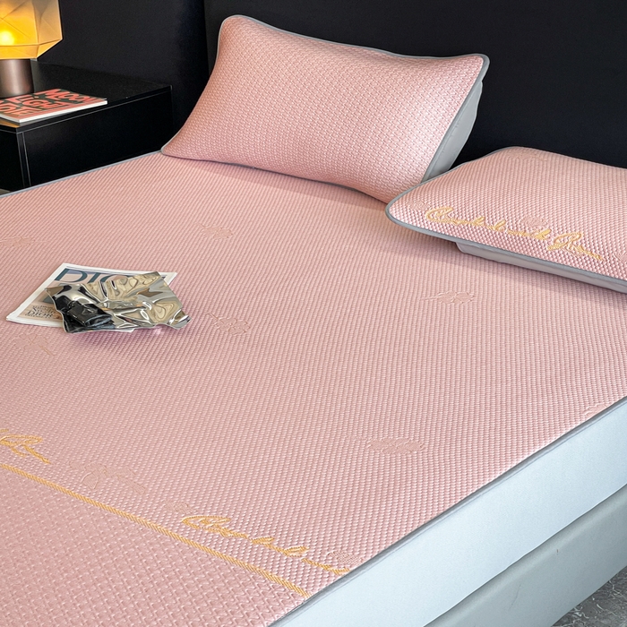 91家纺网 家纺一手货源 找家纺 （总）2025新款提花冰豆豆凉席床笠床席三件套幸运草系列