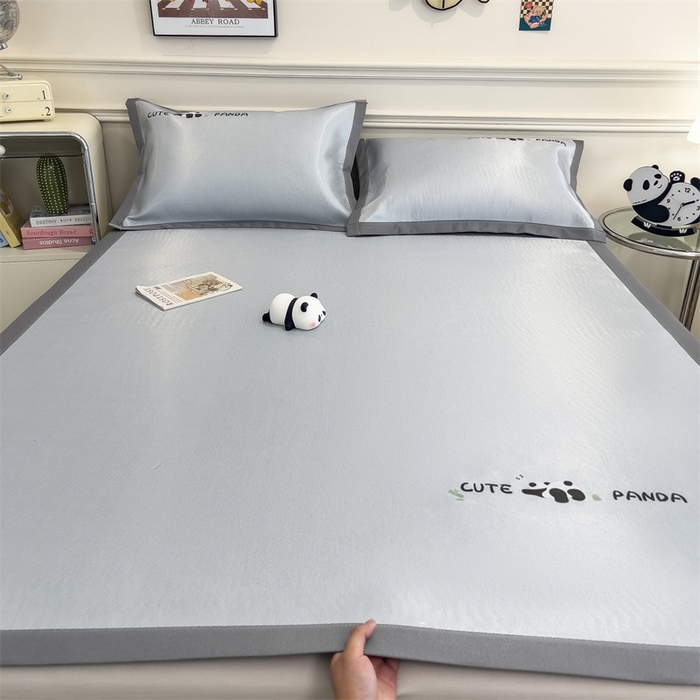 91家纺网 家纺一手货源 找家纺 星座家纺 2025新款600D熊猫烫画冰丝凉席三件套 清凉深灰