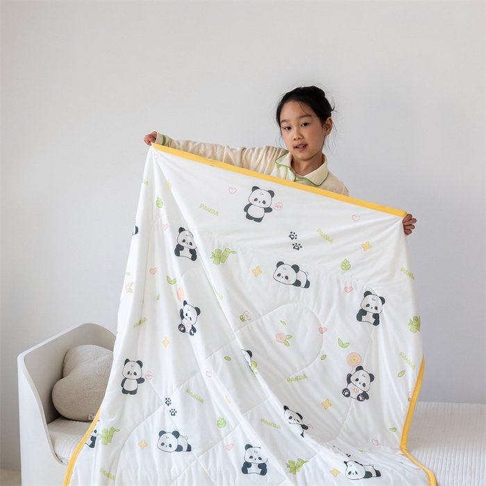91家纺网 家纺一手货源 找家纺 艾佳宝贝 2025春夏新款A类凉感丝儿童糖果抗菌夏被 Hi 熊猫