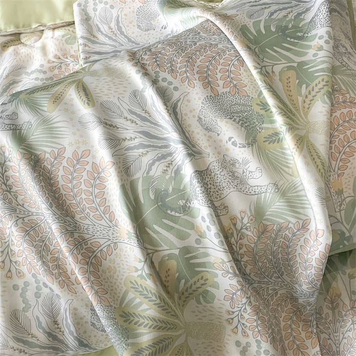 91家纺网 家纺一手货源 找家纺 本制 2025新款水洗真丝印花夏被夏凉被空调被 蔓叶森语+抺茶绿