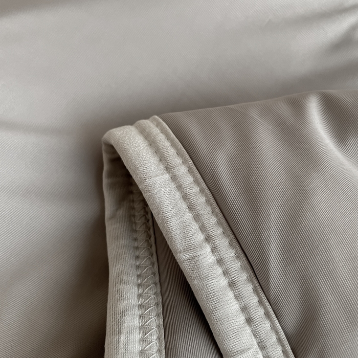 91家纺网 家纺一手货源 找家纺 2025新款加厚乳胶床笠款经典纯色夏被套件 饼干花-深灰