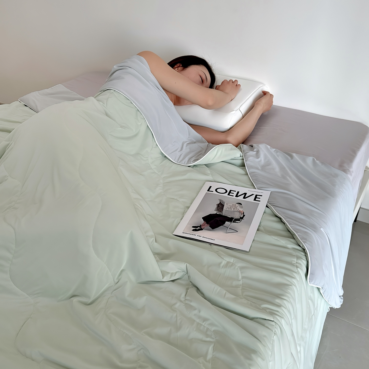 91家纺网 家纺一手货源 找家纺 兜米 2025夏季玻尿酸凉感冰皮被夏凉被空调被 海青拼灰色