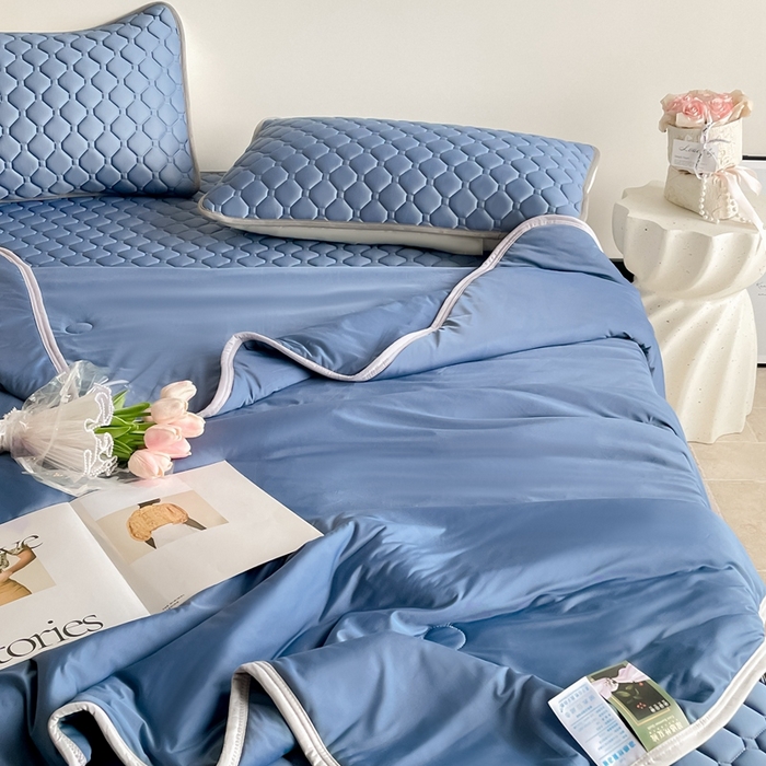 91家纺网 家纺一手货源 找家纺 2025新款加厚乳胶床笠款经典纯色夏被套件 方格-宝蓝