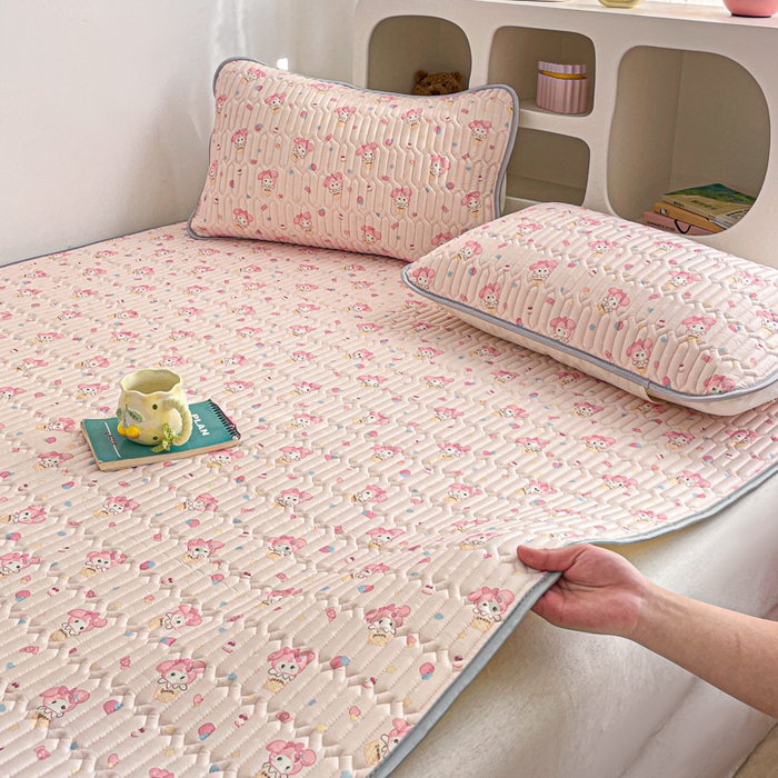 91家纺网 家纺一手货源 找家纺 贝扬思家纺 2025新款亲肤舒适可爱乳胶凉席席子系列 猫咪豆豆