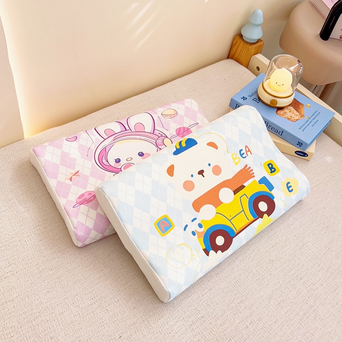 91家纺网 家纺一手货源 找家纺 梵赫 2025新款全棉A类儿童针织棉记忆枕（可拆卸） 滴滴熊 单枕套