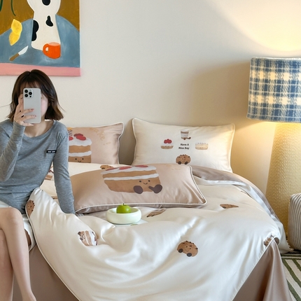 91家纺网 家纺一手货源 找家纺 （总）佳汐蓝家纺 2025春夏新款兰精天丝数码印花卡通四件套