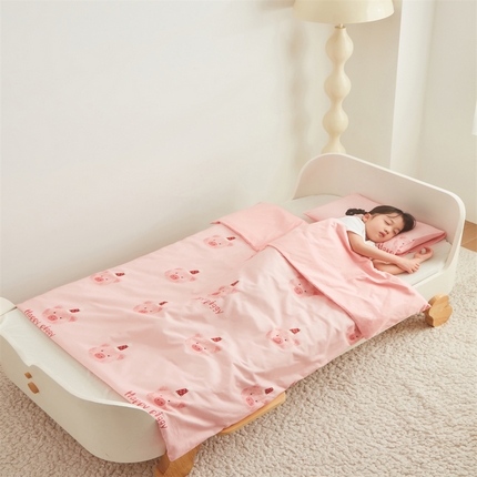 91家纺网 家纺一手货源 找家纺 艾佳宝贝 2025A类儿童全棉多功能单被套可拆式夏被四季被子 乖巧萌猪