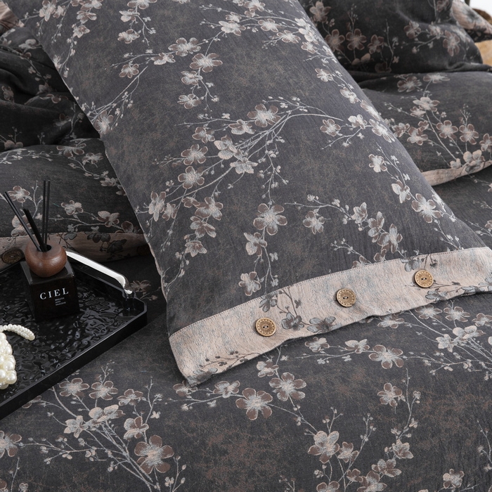 91家纺网 家纺一手货源 找家纺 2025新款全棉色织双层纱纽扣款四件套 织梦-水墨