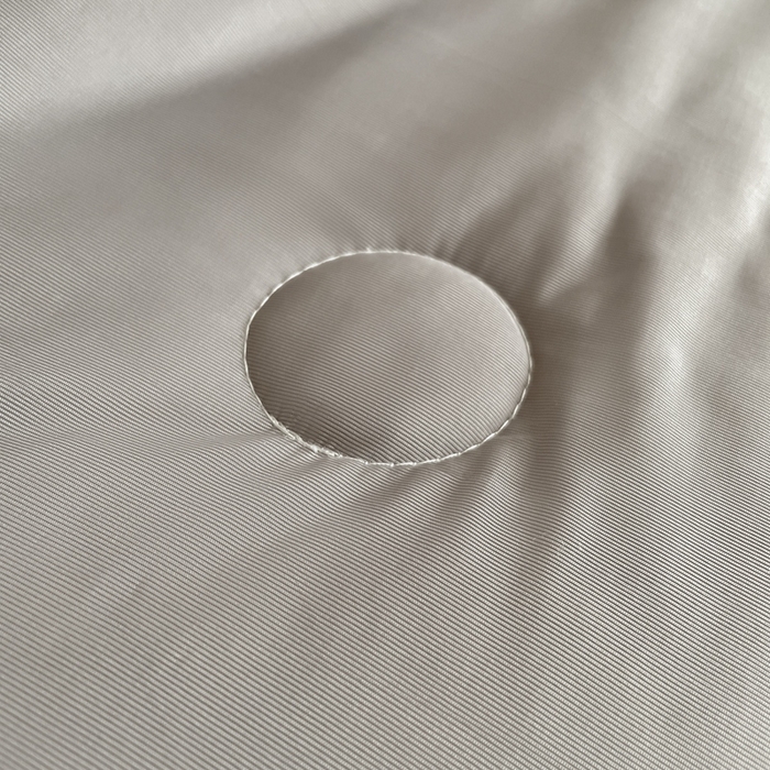 91家纺网 家纺一手货源 找家纺 2025新款加厚乳胶床笠款经典纯色夏被套件 饼干花-深灰