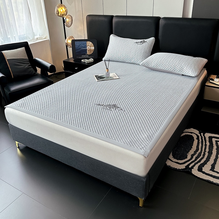 91家纺网 家纺一手货源 找家纺 澳梵家居 2025新款PE中分子A类凉感豆豆刺绣软凉席 冰川-深灰