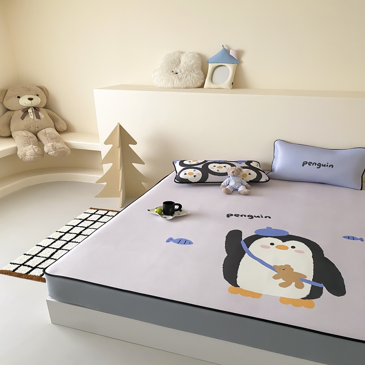 91家纺网 家纺一手货源 找家纺 三味舒屋 2025新款小可爱系列大版印花冰藤凉席 企鹅仔-床笠款