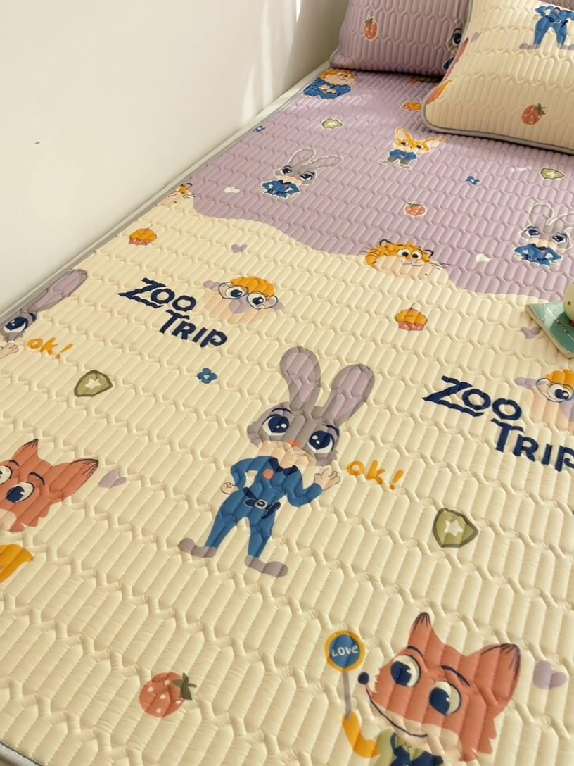 91家纺网 家纺一手货源 找家纺 贝扬思家纺 2025新款亲肤舒适可爱乳胶凉席席子系列 零碎小猫