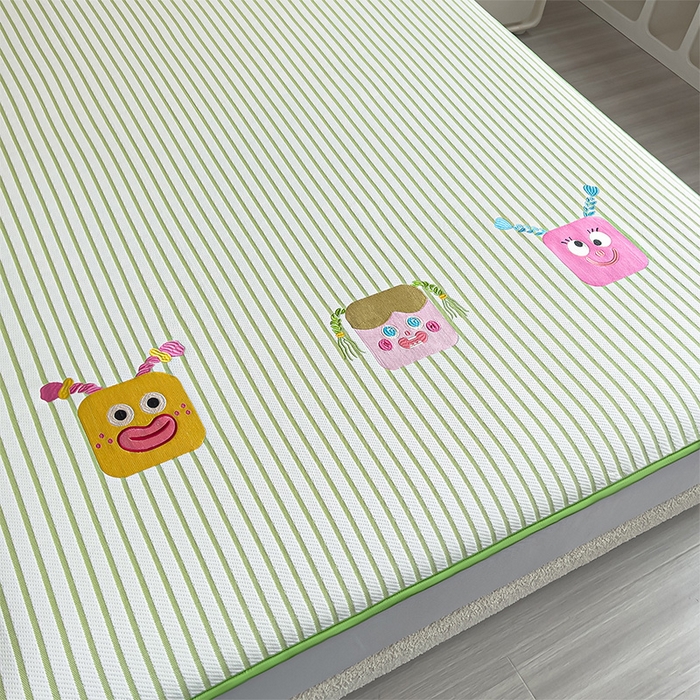 91家纺网 家纺一手货源 找家纺 炫拼  2025新款A类凉豆豆提花条纹卡通刺绣床笠席三件套 气泡女孩