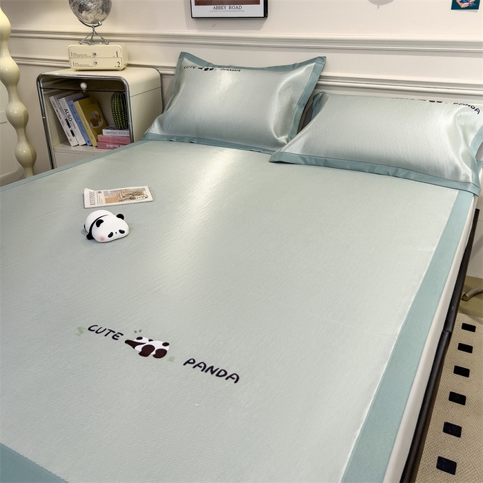 91家纺网 家纺一手货源 找家纺 星座家纺 2025新款600D熊猫烫画冰丝凉席三件套 清凉绿