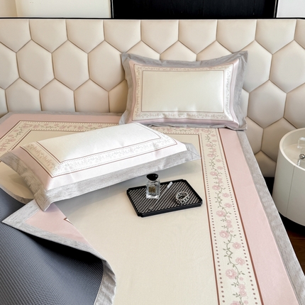 91家纺网 家纺一手货源 找家纺 （总）本希2025春夏新款可水洗冰丝席花漾数码印花法式系列