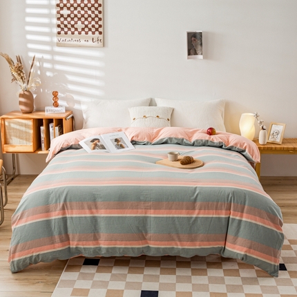 91家纺网 家纺一手货源 找家纺 2025新款A类色织水洗棉单被套 嫩绿卡其条