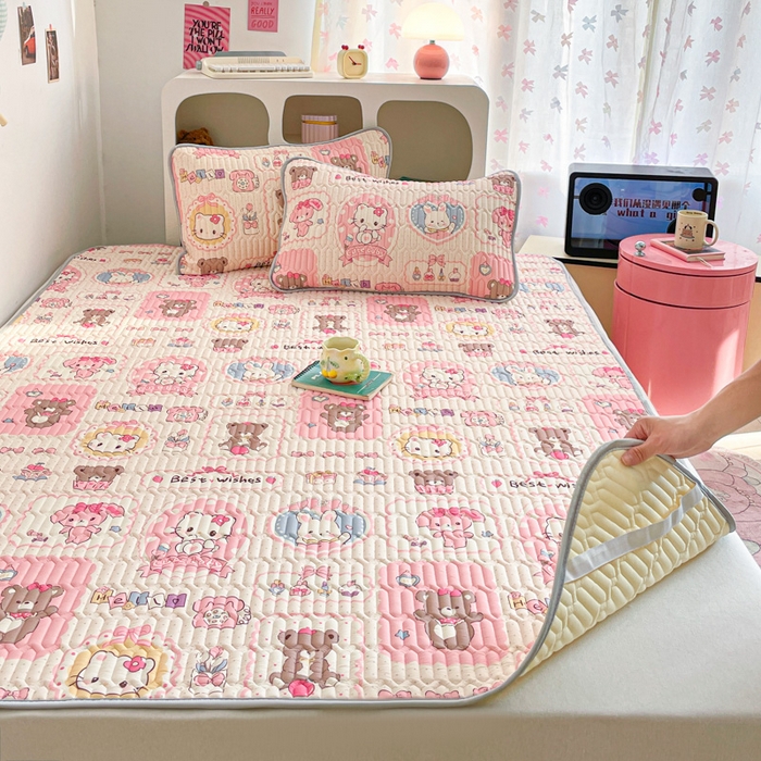 91家纺网 家纺一手货源 找家纺 贝扬思家纺 2025新款亲肤舒适可爱乳胶凉席席子系列 小猫相片