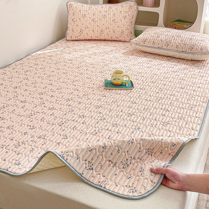 91家纺网 家纺一手货源 找家纺 贝扬思家纺 2025新款亲肤舒适可爱乳胶凉席席子系列 旧巷