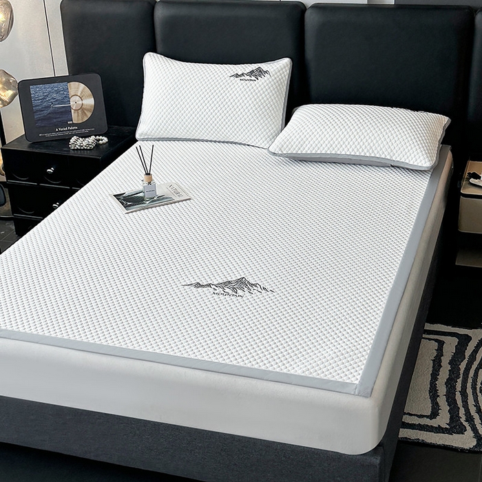 91家纺网 家纺一手货源 找家纺 澳梵家居 2025新款PE中分子A类凉感豆豆刺绣软凉席 冰川-高级白