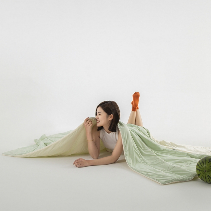 91家纺网 家纺一手货源 找家纺 佳居缘 2025新款锦氨冰川凉感冰菓裸感被 豆蔻绿