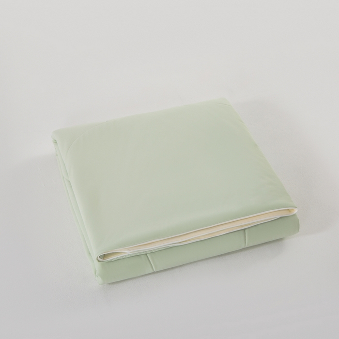 91家纺网 家纺一手货源 找家纺 佳居缘 2025新款锦氨冰川凉感冰菓裸感被 豆蔻绿