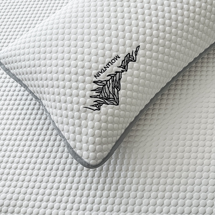 91家纺网 家纺一手货源 找家纺 澳梵家居 2025新款PE中分子A类凉感豆豆刺绣软凉席 冰川-高级白