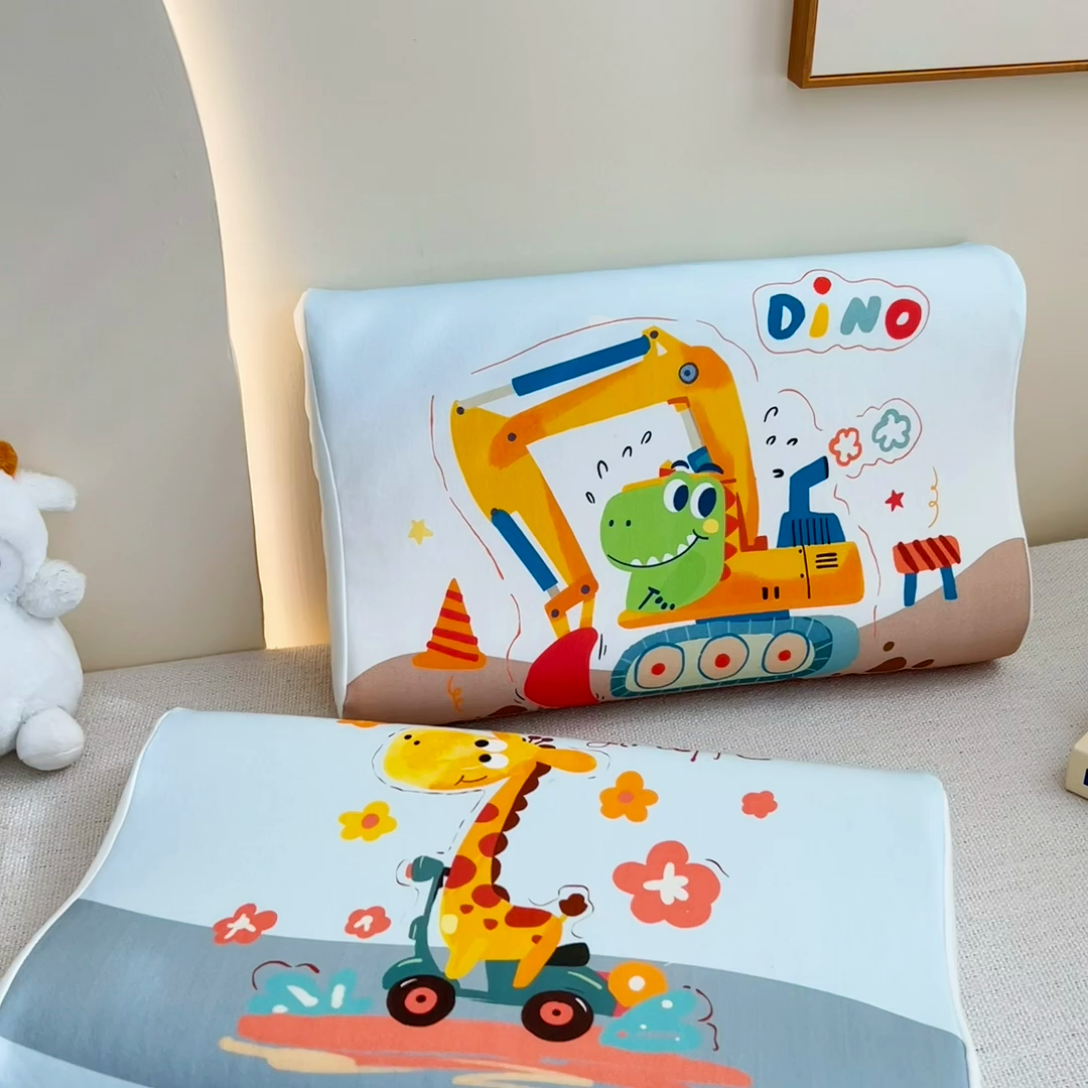91家纺网 家纺一手货源 找家纺 梵赫 2025新款全棉A类儿童针织棉记忆枕（可拆卸） 挖掘机恐龙 单枕套