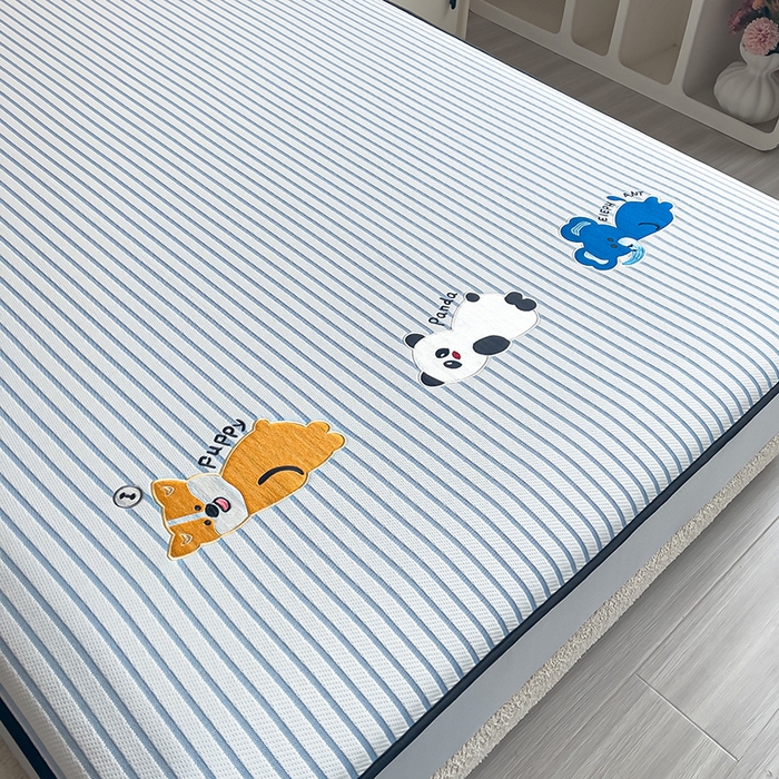 91家纺网 家纺一手货源 找家纺 炫拼  2025新款A类凉豆豆提花条纹卡通刺绣床笠席三件套 趴趴睡