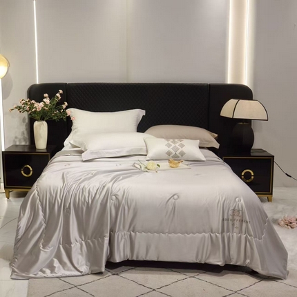 91家纺网 家纺一手货源 找家纺 （总）博尔菲 2025新款柔光缎艾香凉感空调被