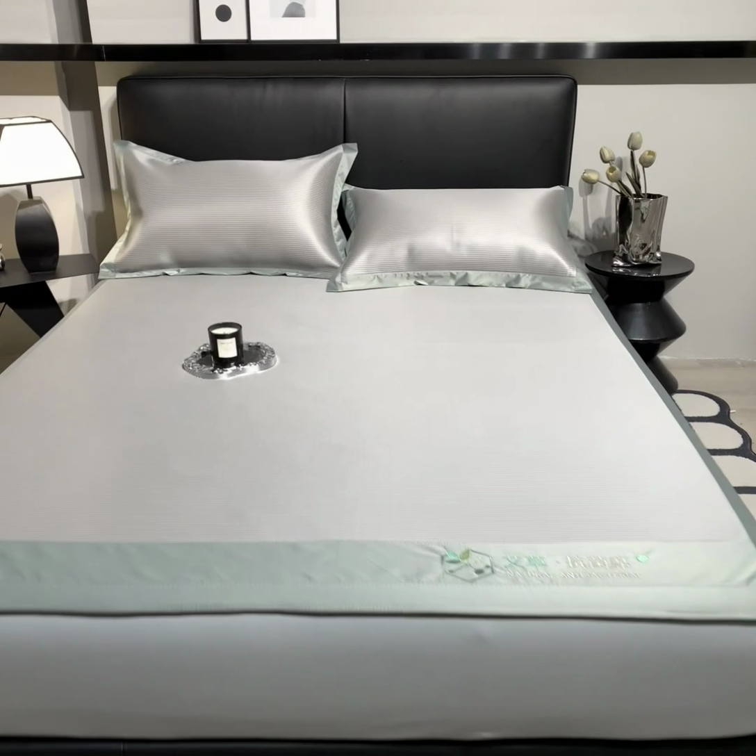 91家纺网 家纺一手货源 找家纺 全季家居 2025新款5A加厚加密艾草碳光席冰丝席 床笠-浅灰