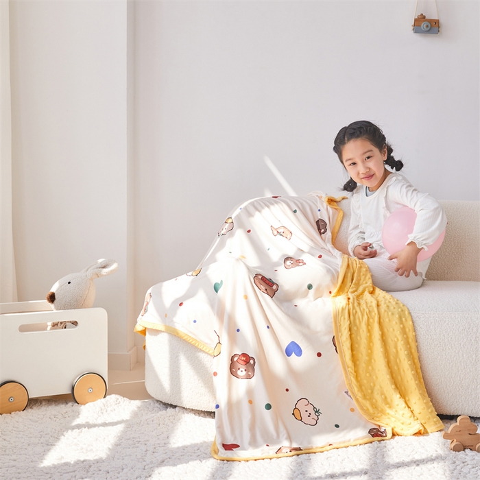 91家纺网 家纺一手货源 找家纺 艾佳宝贝 2025新款A类针织豆豆儿童多功能宿舍午睡安抚盖毯 爱心波点熊-盖毯