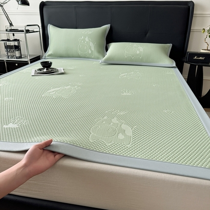 91家纺网 家纺一手货源 找家纺 （总）卡罗兰 2025新款PE提花冰丝凉席凉豆豆床单床笠款凉席-奶牛款