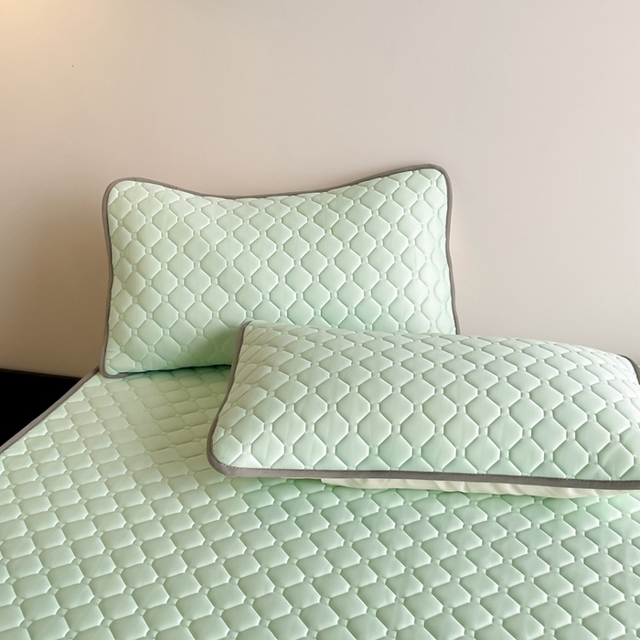 91家纺网 家纺一手货源 找家纺 2025新款加厚乳胶床笠款经典纯色夏被套件 方格-水绿