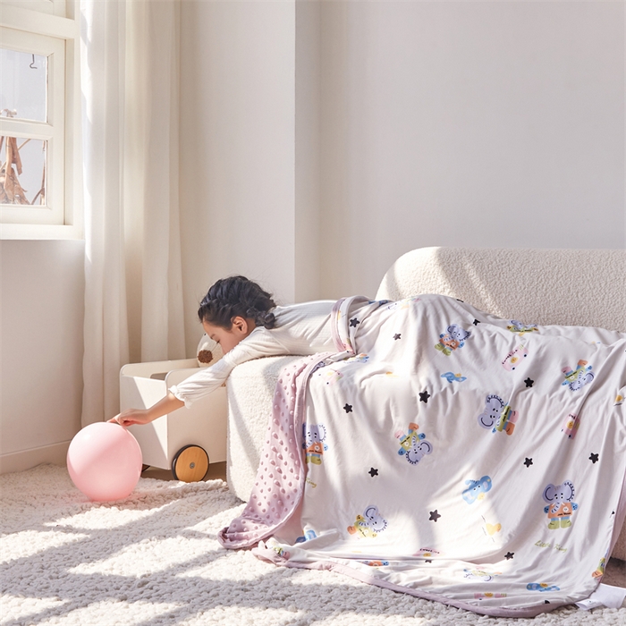 91家纺网 家纺一手货源 找家纺 艾佳宝贝 2025新款A类针织豆豆儿童多功能宿舍午睡安抚盖毯 长鼻子大象-盖毯