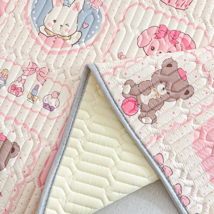 91家纺网 家纺一手货源 找家纺 贝扬思家纺 2025新款亲肤舒适可爱乳胶凉席席子系列 小猫相片