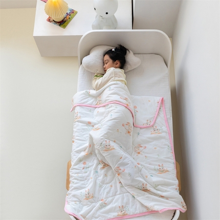 91家纺网 家纺一手货源 找家纺 （总）艾佳宝贝 2025春夏新款A类凉感丝儿童糖果抗菌夏被