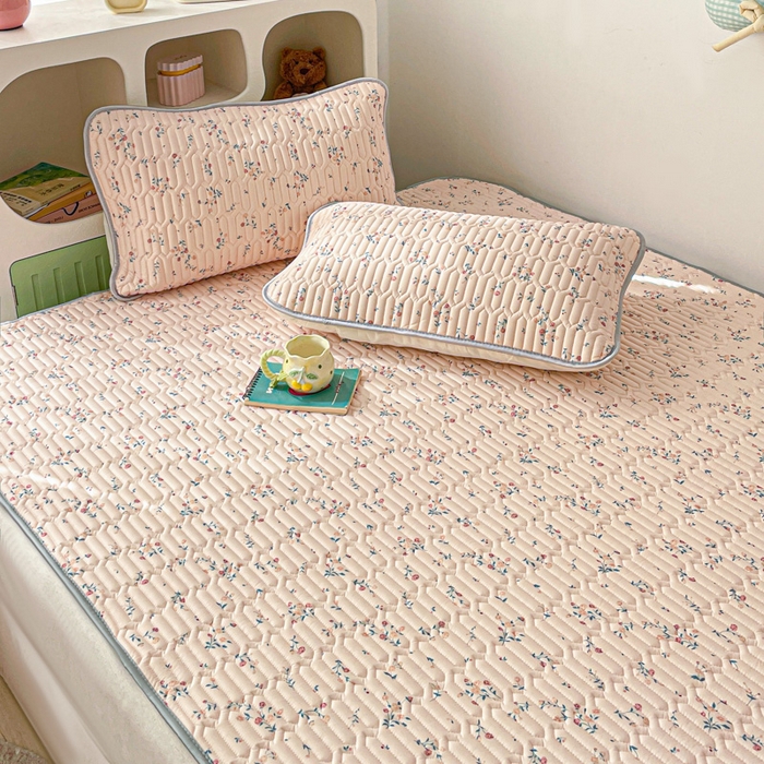 91家纺网 家纺一手货源 找家纺 贝扬思家纺 2025新款亲肤舒适可爱乳胶凉席席子系列 旧巷