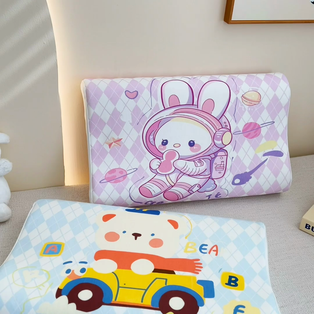 91家纺网 家纺一手货源 找家纺 梵赫 2025新款全棉A类儿童针织棉记忆枕（可拆卸） 太空兔兔 单枕套