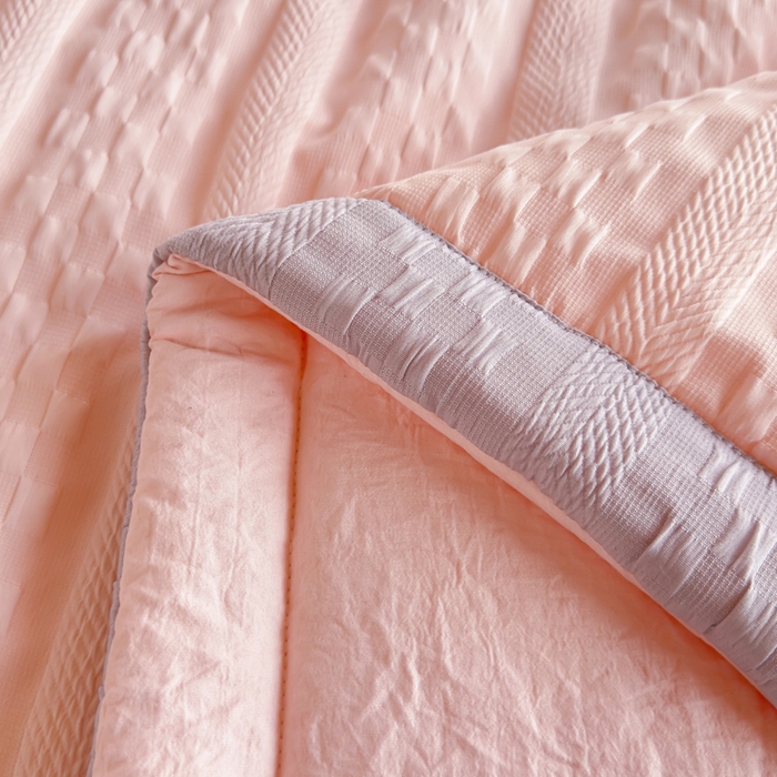 91家纺网 家纺一手货源 找家纺 雨洋家纺 2025新款华夫格提花大豆夏被 粉玉