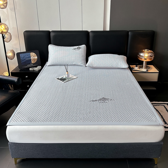 91家纺网 家纺一手货源 找家纺 澳梵家居 2025新款PE中分子A类凉感豆豆刺绣软凉席 冰川-深灰