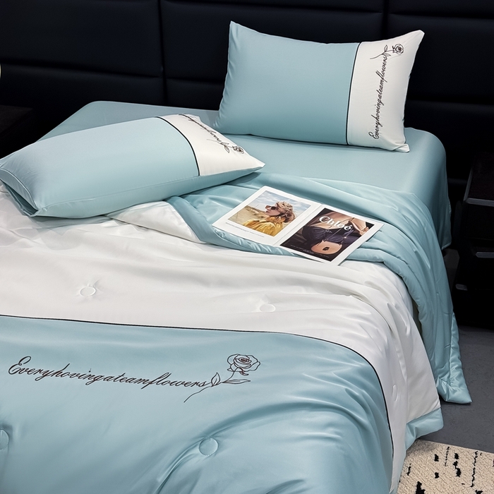 91家纺网 家纺一手货源 找家纺 卡罗兰 2025新款水洗真丝夏凉被空调被拼接款手工包边浪漫花语系列 浪漫花语-青石绿