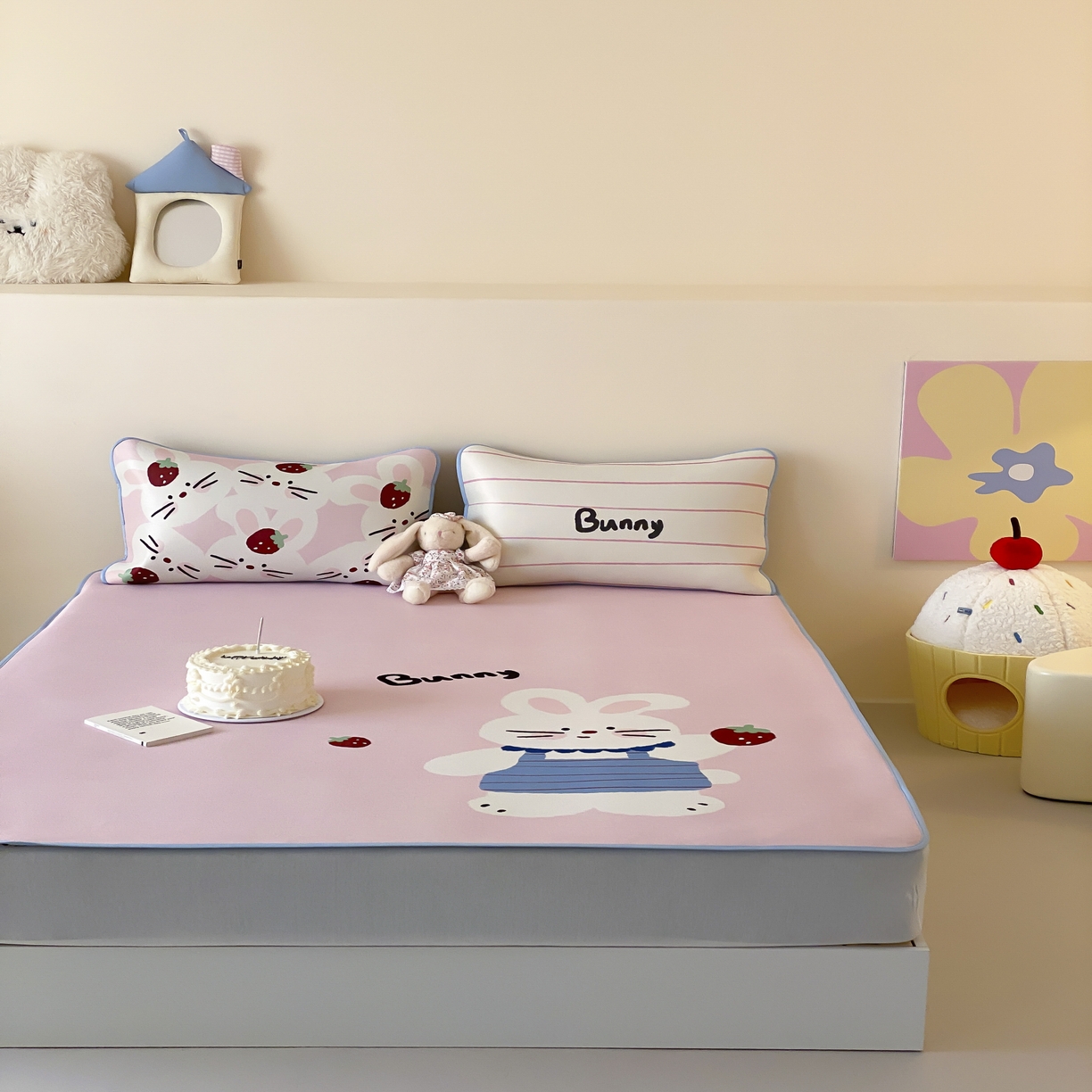 91家纺网 家纺一手货源 找家纺 三味舒屋 2025新款小可爱系列大版印花冰藤凉席 邦尼兔-床席款