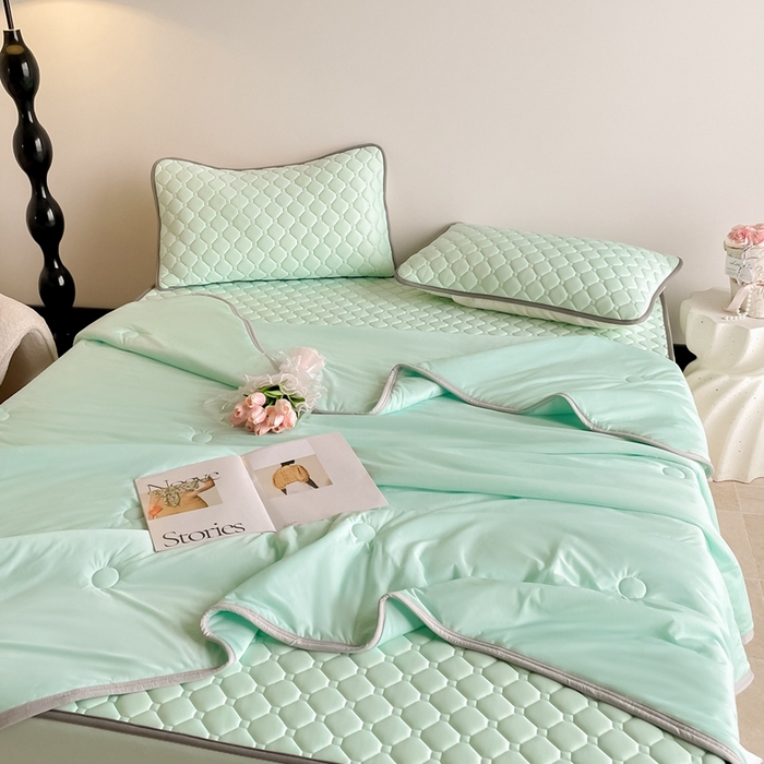 91家纺网 家纺一手货源 找家纺 2025新款加厚乳胶床笠款经典纯色夏被套件 方格-水绿