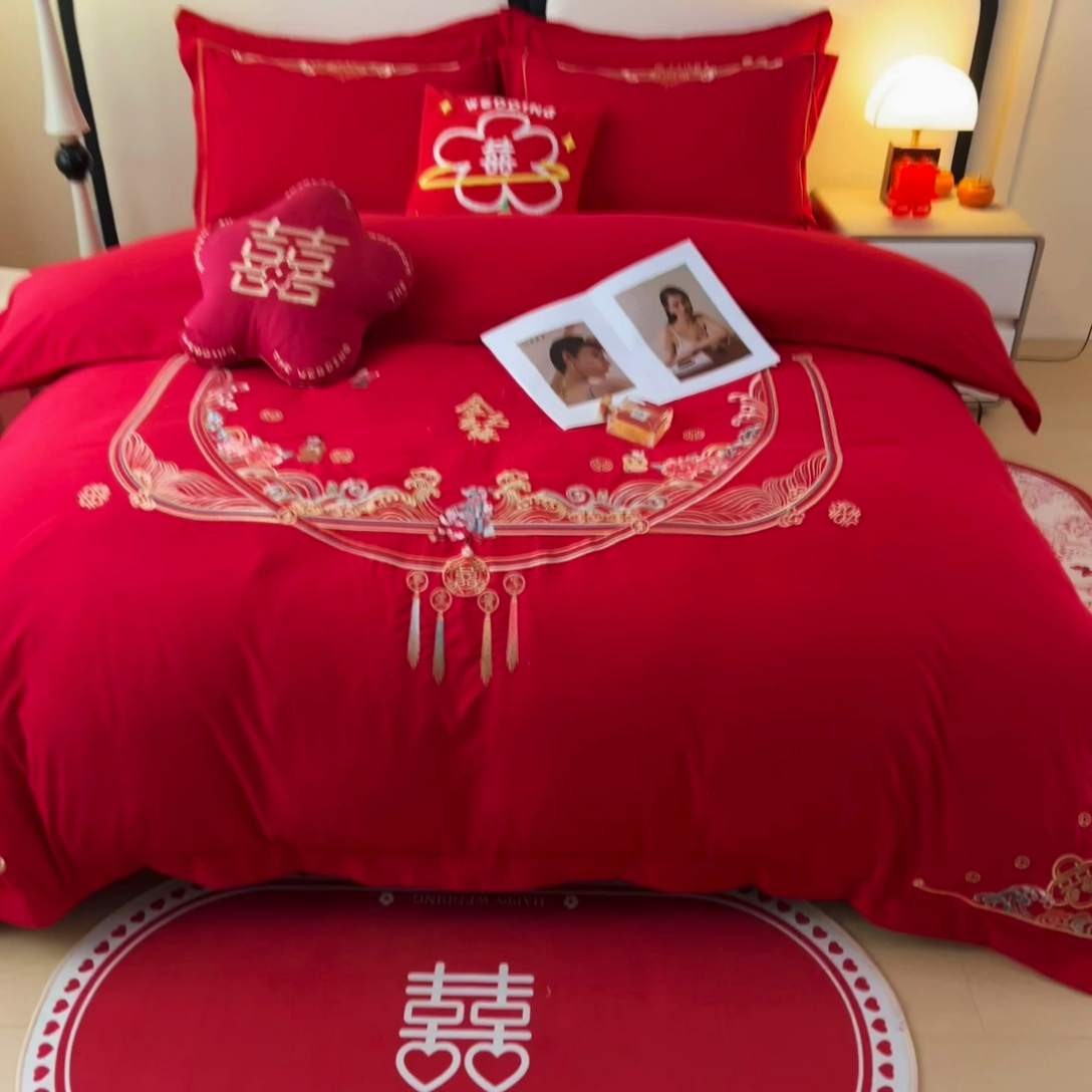 91家纺网 家纺一手货源 找家纺 2025新款100支150克双面长绒棉婚庆绣花四件套 福禄喜财