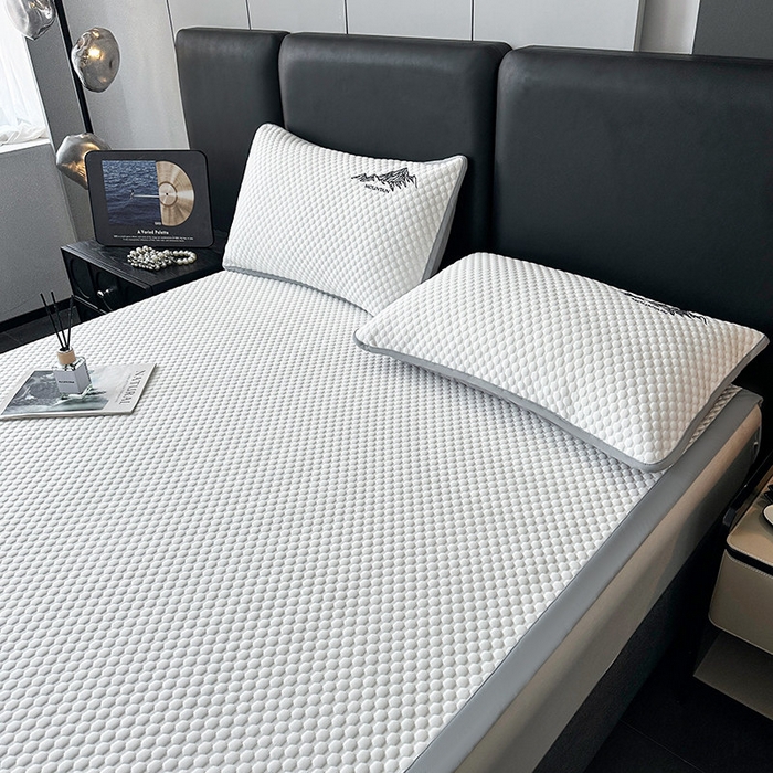 91家纺网 家纺一手货源 找家纺 澳梵家居 2025新款PE中分子A类凉感豆豆刺绣软凉席 冰川-高级白