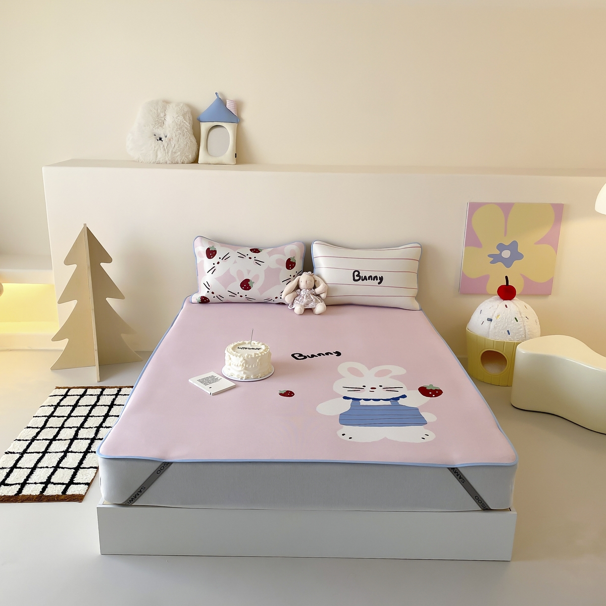 91家纺网 家纺一手货源 找家纺 三味舒屋 2025新款小可爱系列大版印花冰藤凉席 邦尼兔-床席款