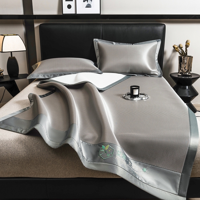 91家纺网 家纺一手货源 找家纺 全季家居 2025新款5A加厚加密艾草碳光席冰丝席 床席-浅灰