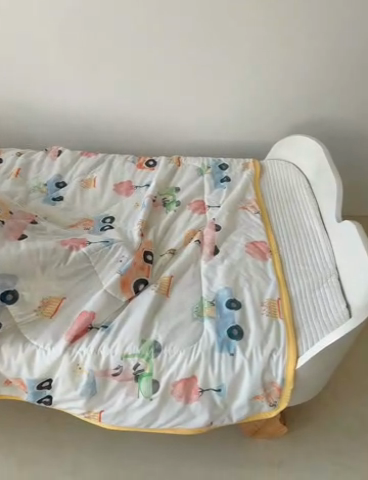 91家纺网 家纺一手货源 找家纺 艾佳宝贝 2025春夏新款A类凉感丝儿童糖果抗菌夏被 飞驰小队