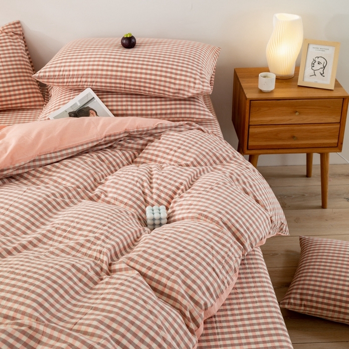 91家纺网 家纺一手货源 找家纺 2025新款A类色织水洗棉单被套 粉小格